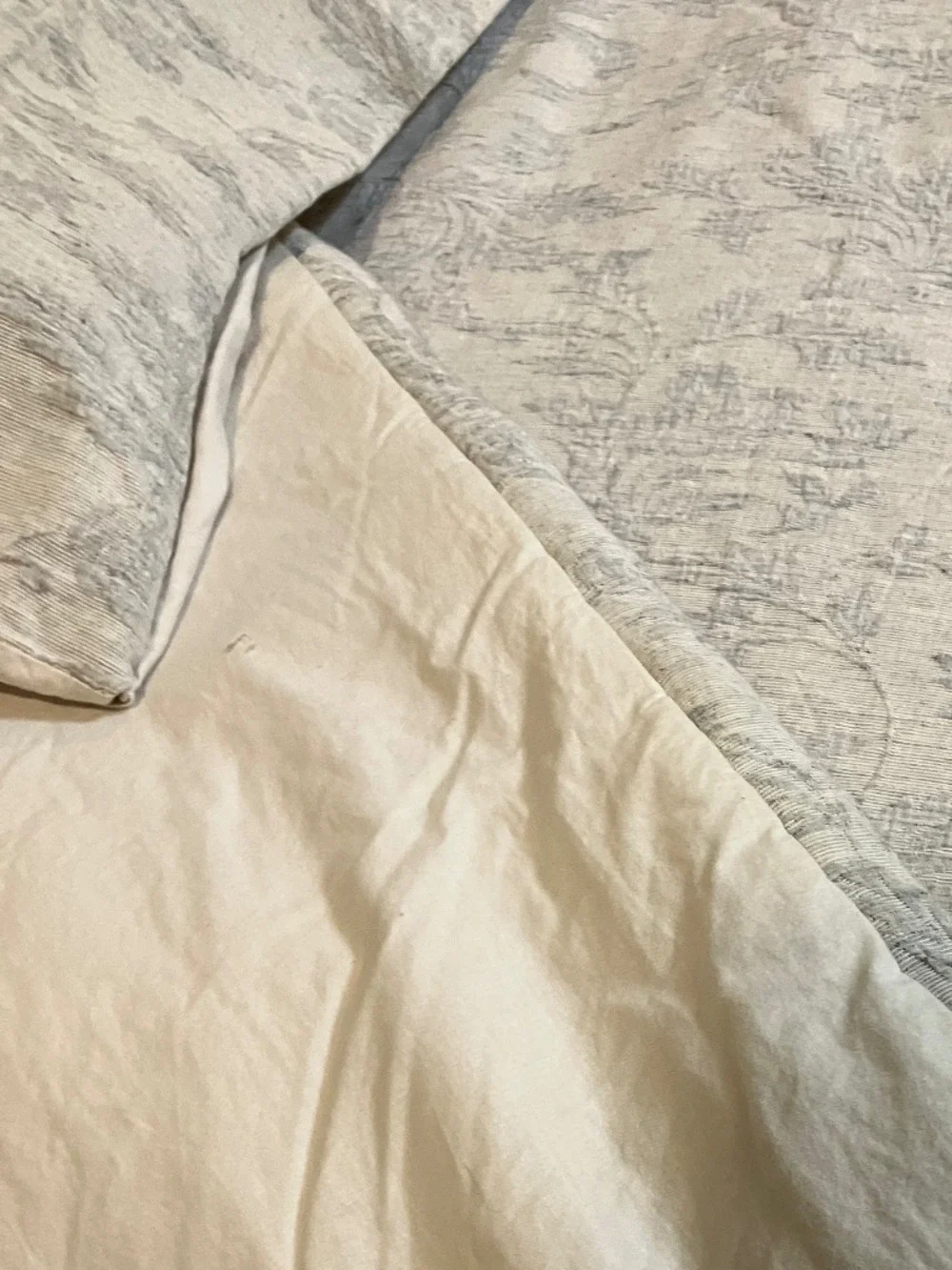 MOSS & WILLOW FULL/QUEEN COMFORTER & PILLOW SHAMS, GRAY & WHITE, SOFT & WARM